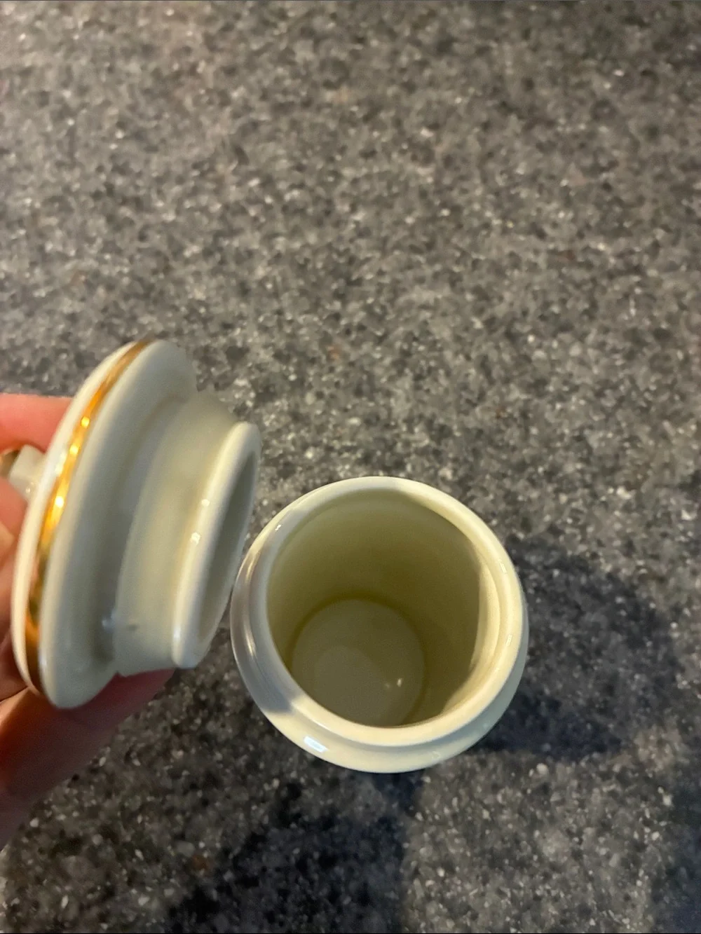 Hummel Cream and Gold Nutmeg Spice Jar